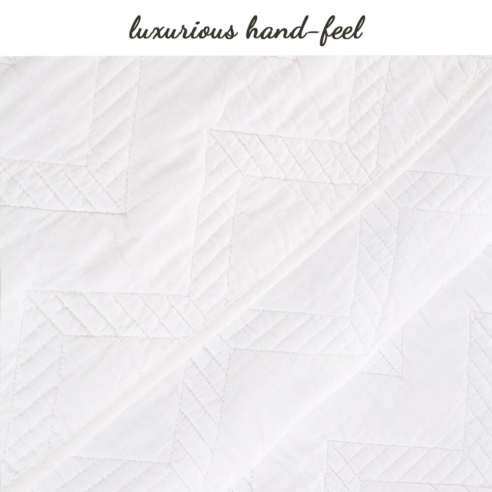 Silver Orchid Dunne Chevron White Quilted Cotton Quilt Bedding Set