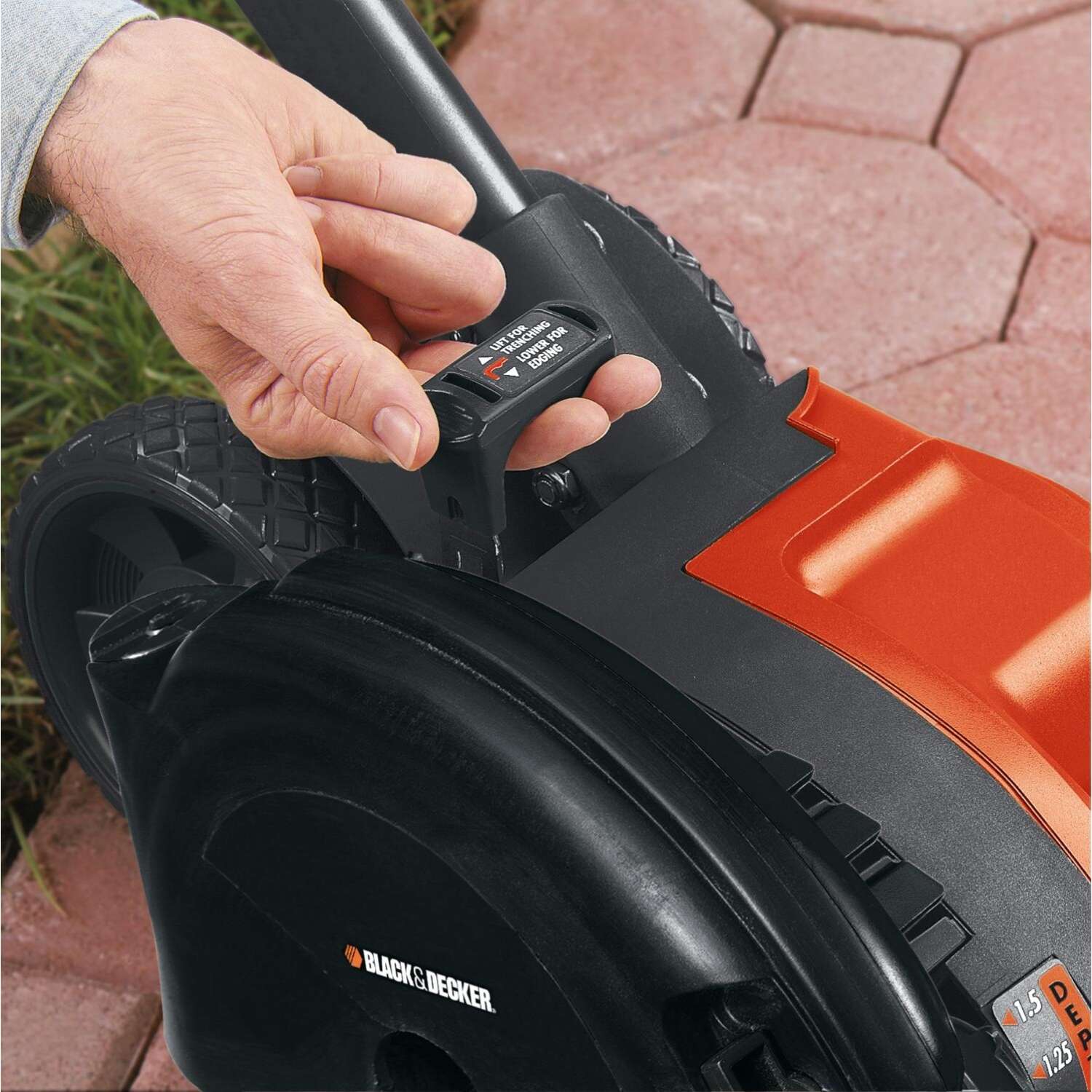 Black+Decker LE750 7.5 in. 120 V Electric Edger/Trencher