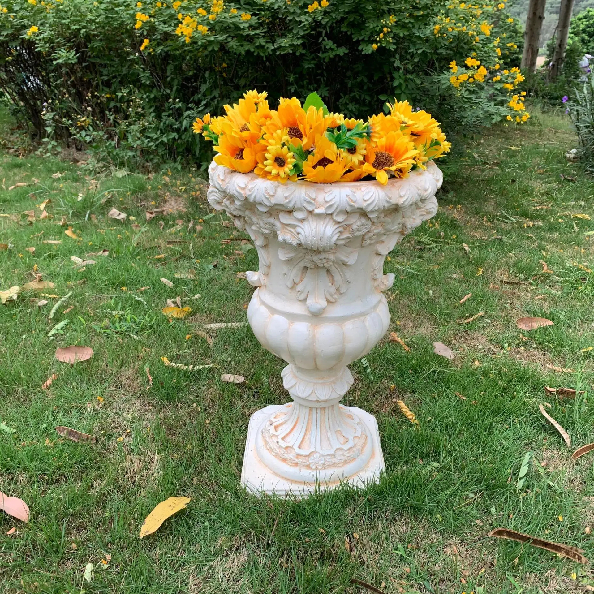 European Outdoor Resin Large Flower Pot Garden Decor Supplies 3D Luxury Carving Roman Columns Floor Vase Ornament