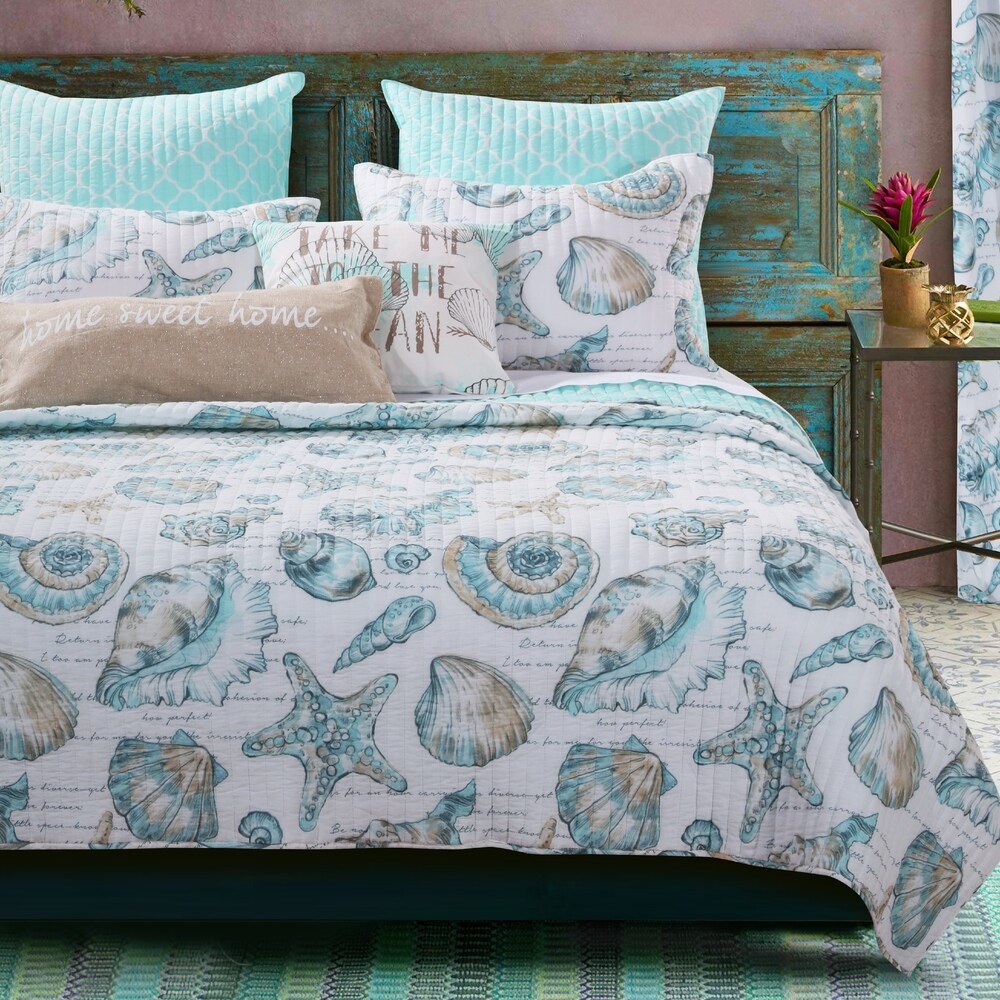 Barefoot Bungalow Cruz Oversized Coastal Quilt and Pillow Sham Set