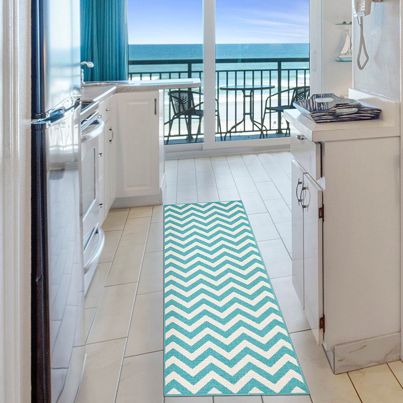 Superior Poipu Modern Chevron Indoor/Outdoor Area Rug