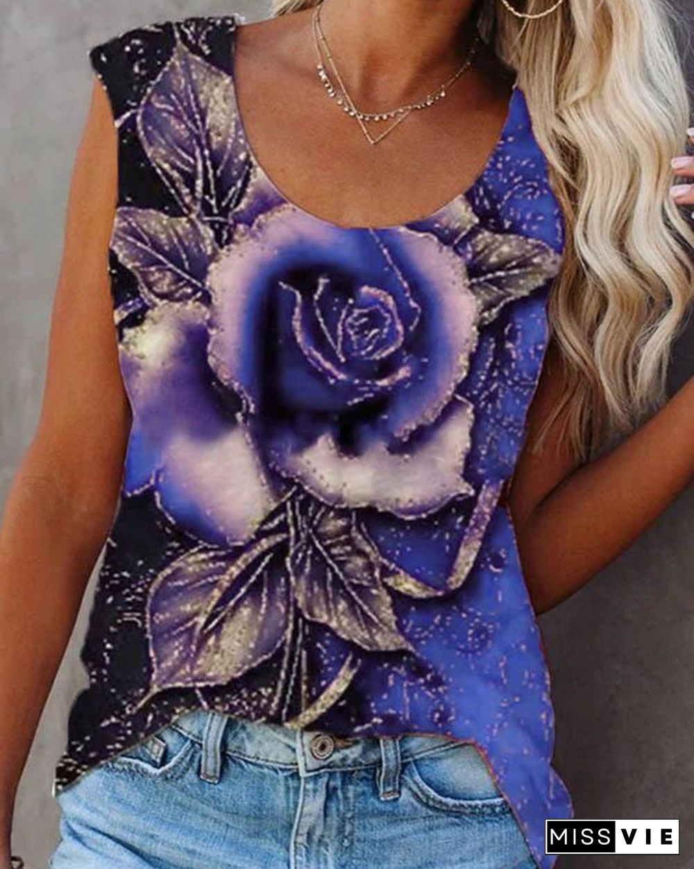 Plus Size Vintage Rose Print Sleeveless Crew Neck Tank Tops