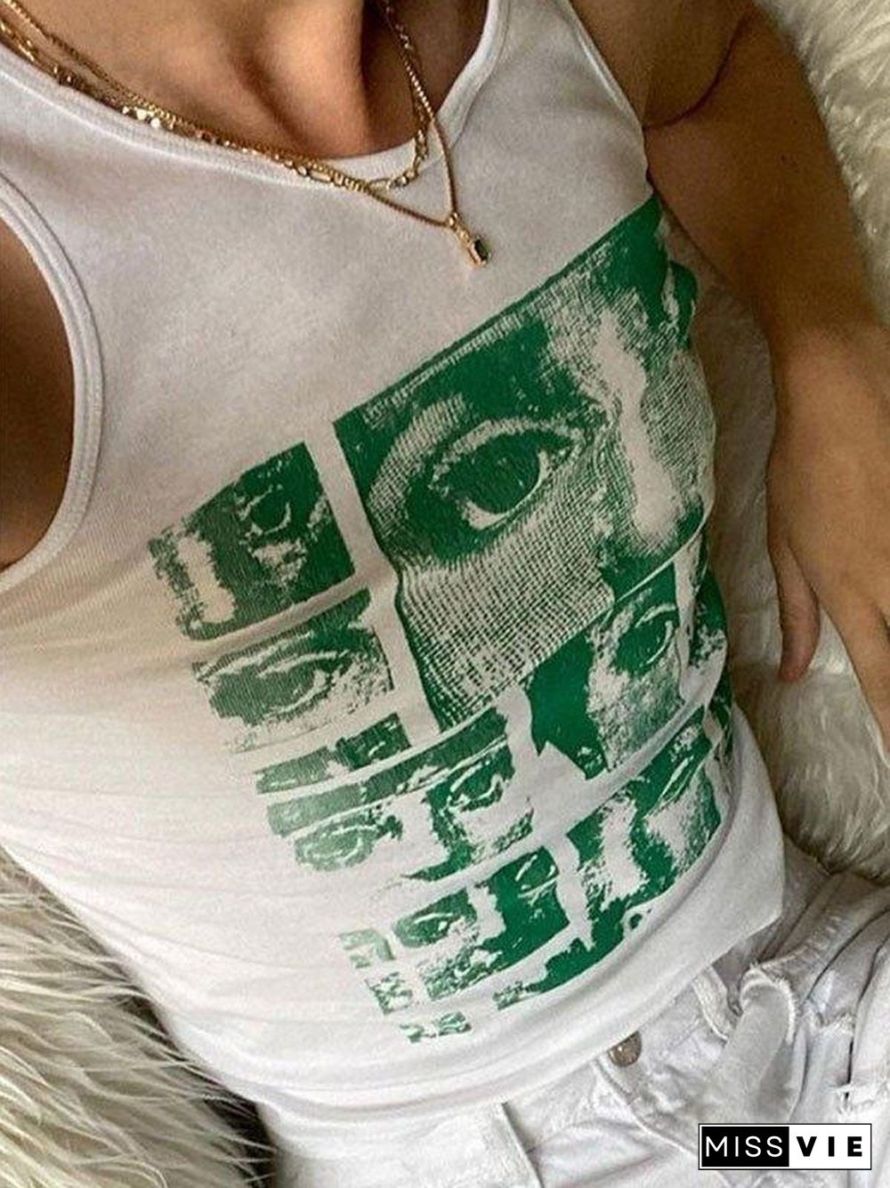 Staring Eye Graphic Crop Tank Top