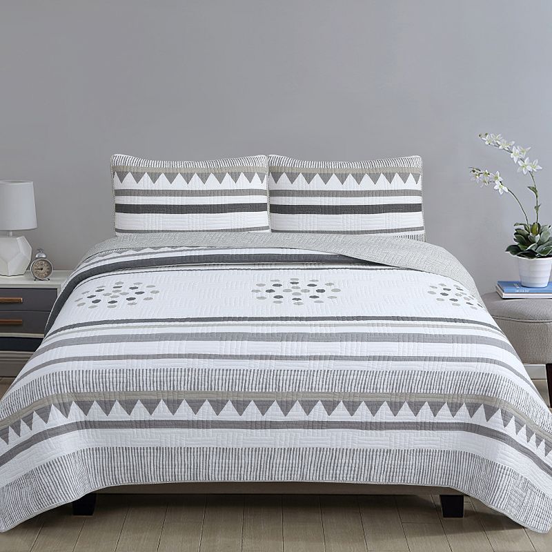 Estate Collection Dylan Quilt Set with Shams