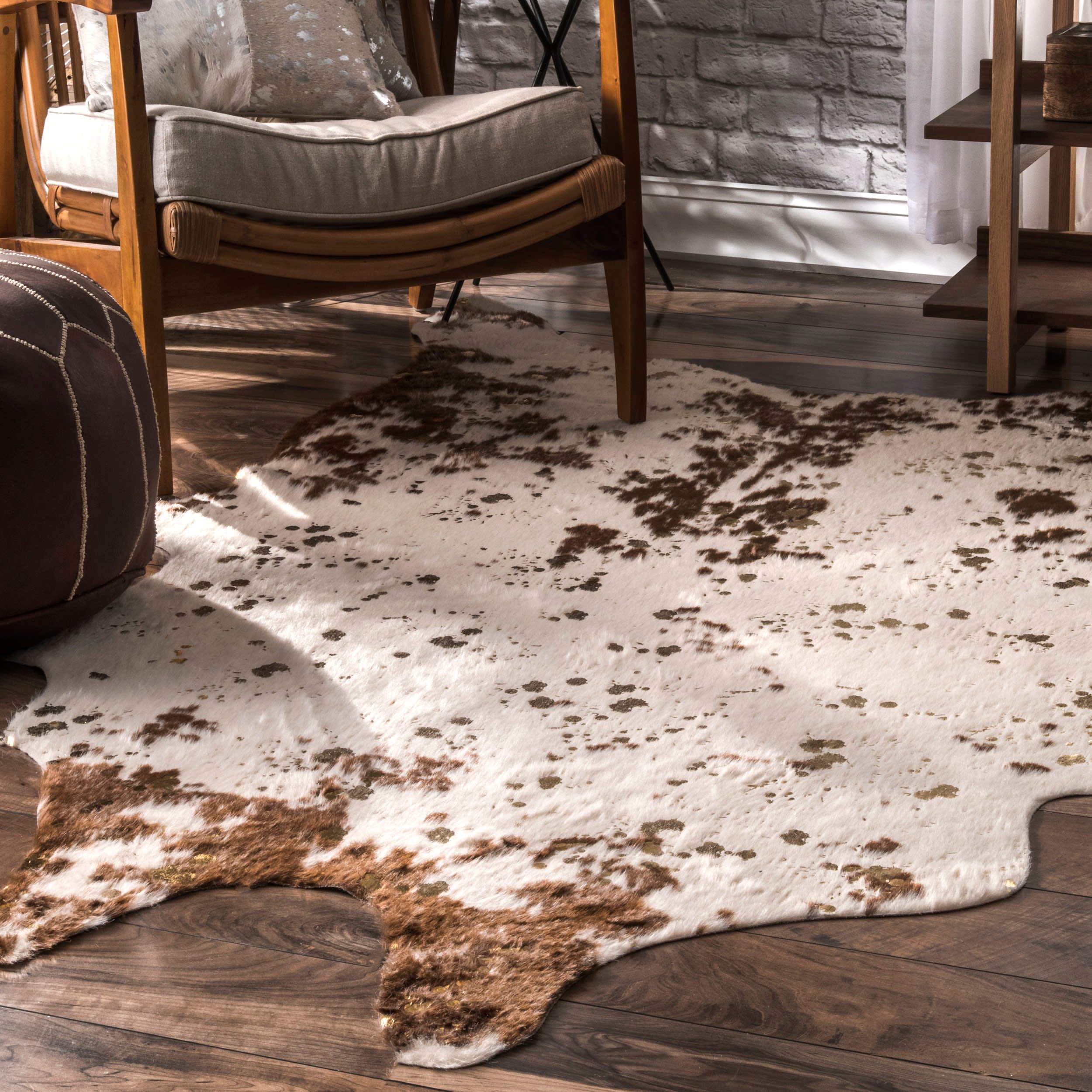 nuLOOM Iraida Faux Cowhide Shaped Accent Rug, 3 10 x 5, Brown