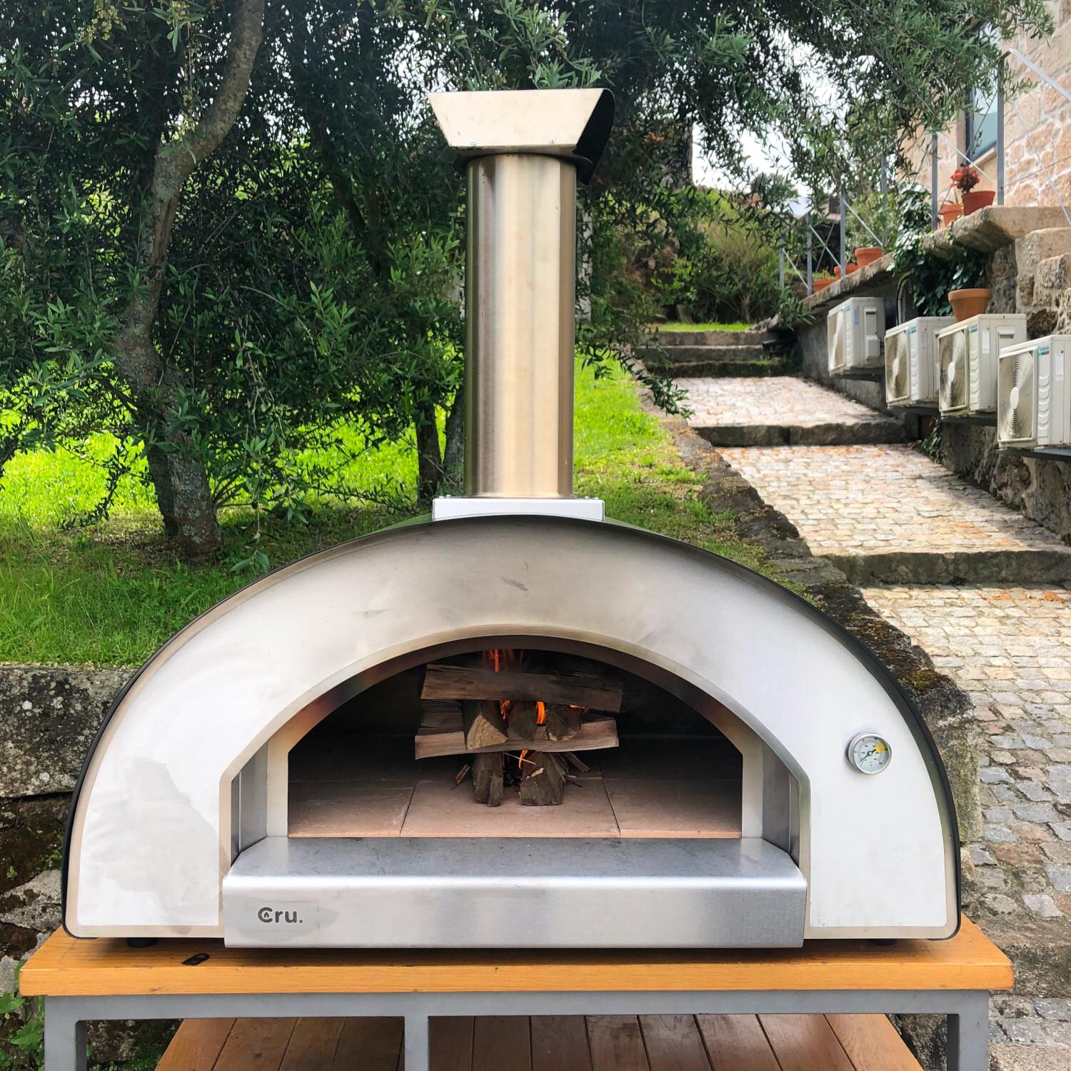 Cru Pro 90 Outdoor Wood-Fired Pizza Oven