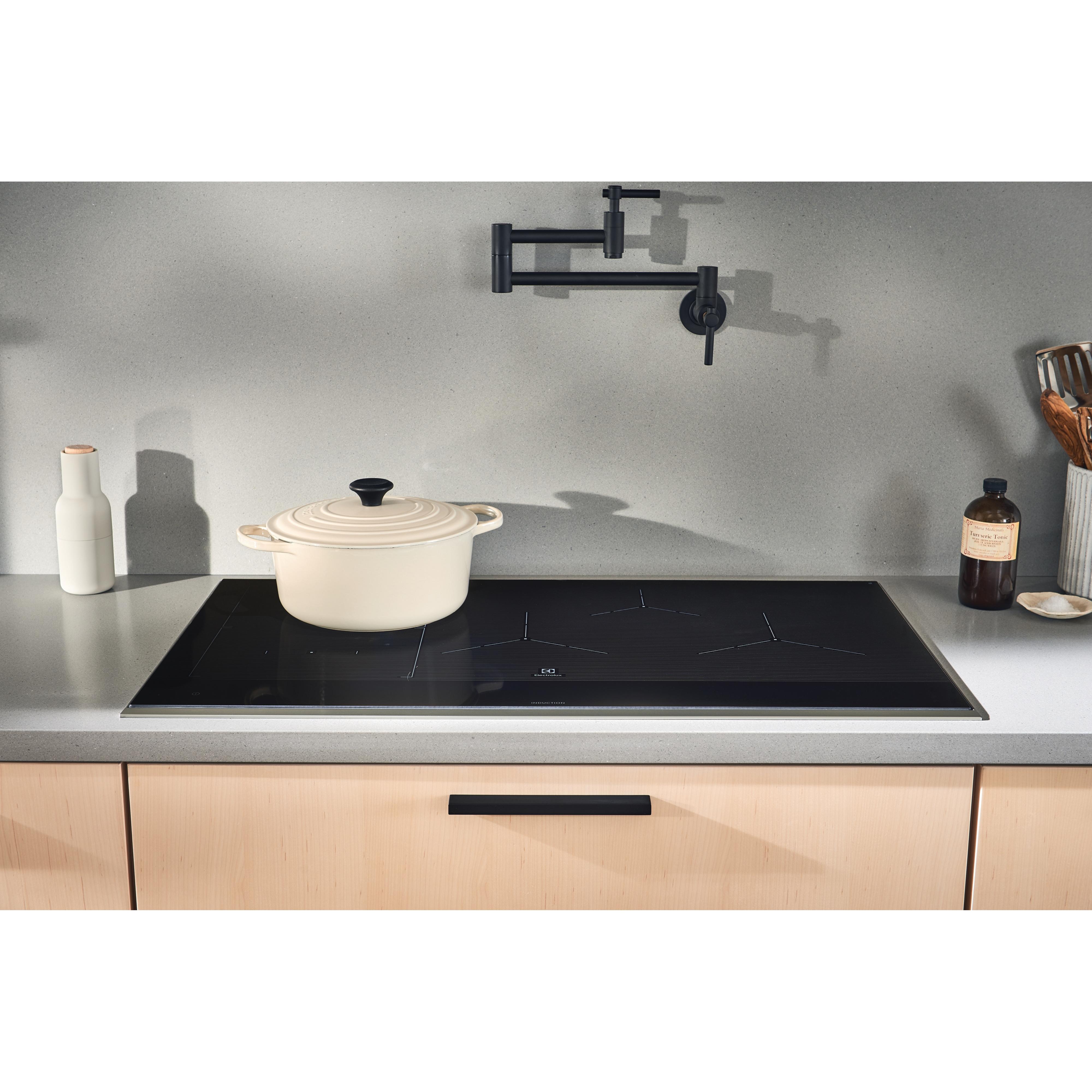 Electrolux 36-inch Built-In Induction Cooktop ECCI3668AS