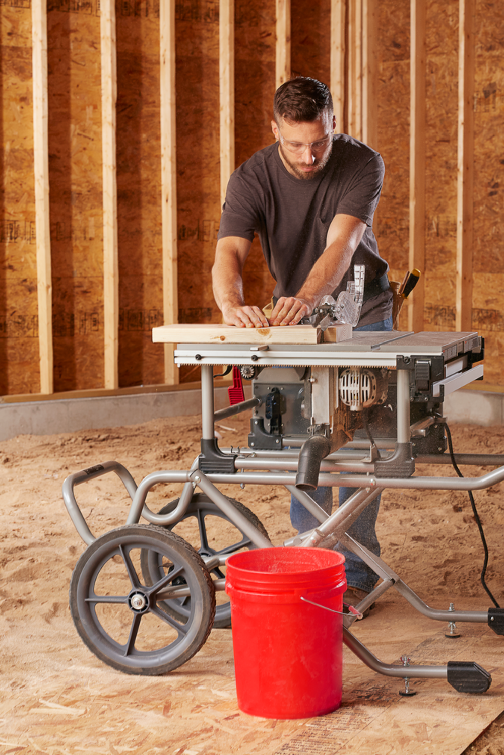 Skilsaw Table Saw 10 Heavy Duty Worm Drive with Stand ;