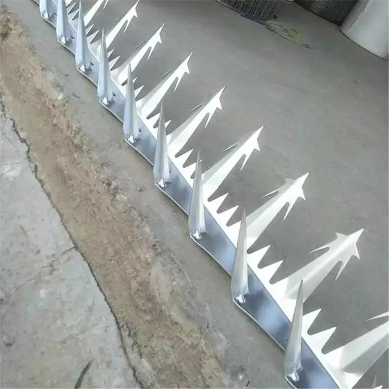 Factory Supply 1.25m Anti Climbing Razor Spikes Tree Climbing Galvanized Wall Spike Fence For Wall