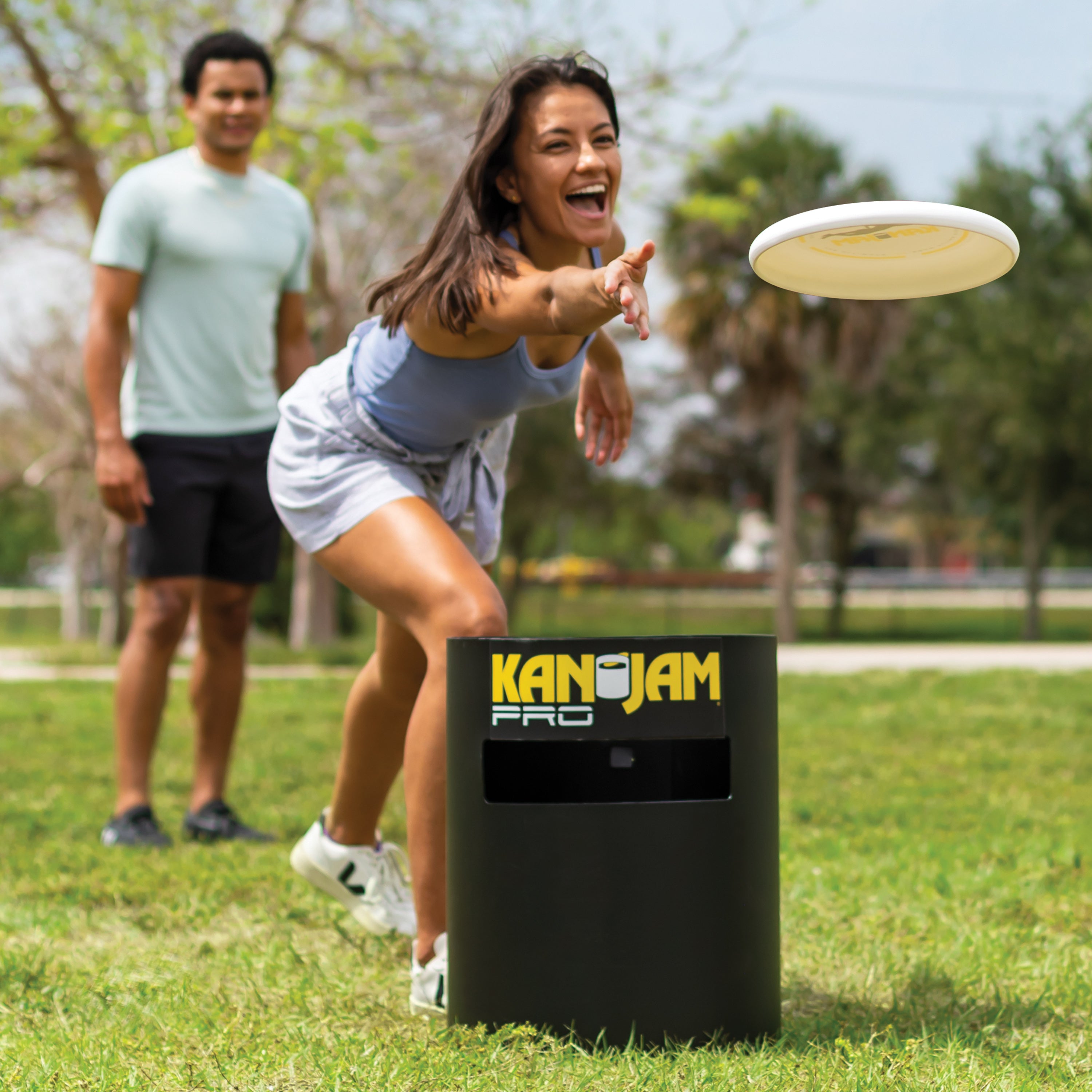 Kan Jam Pro Outdoor Disc Game Set, 2 goals, stakes, 1 175g Ultimate Size Frisbee and Carry Bag