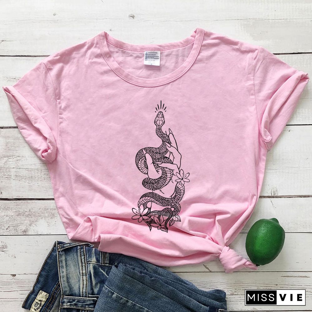 Gothic Hand With Snake T-shirt Mystical Witchy Woman Tshirt Aesthetic Spiritual Boho Witch Tee Shirt Top