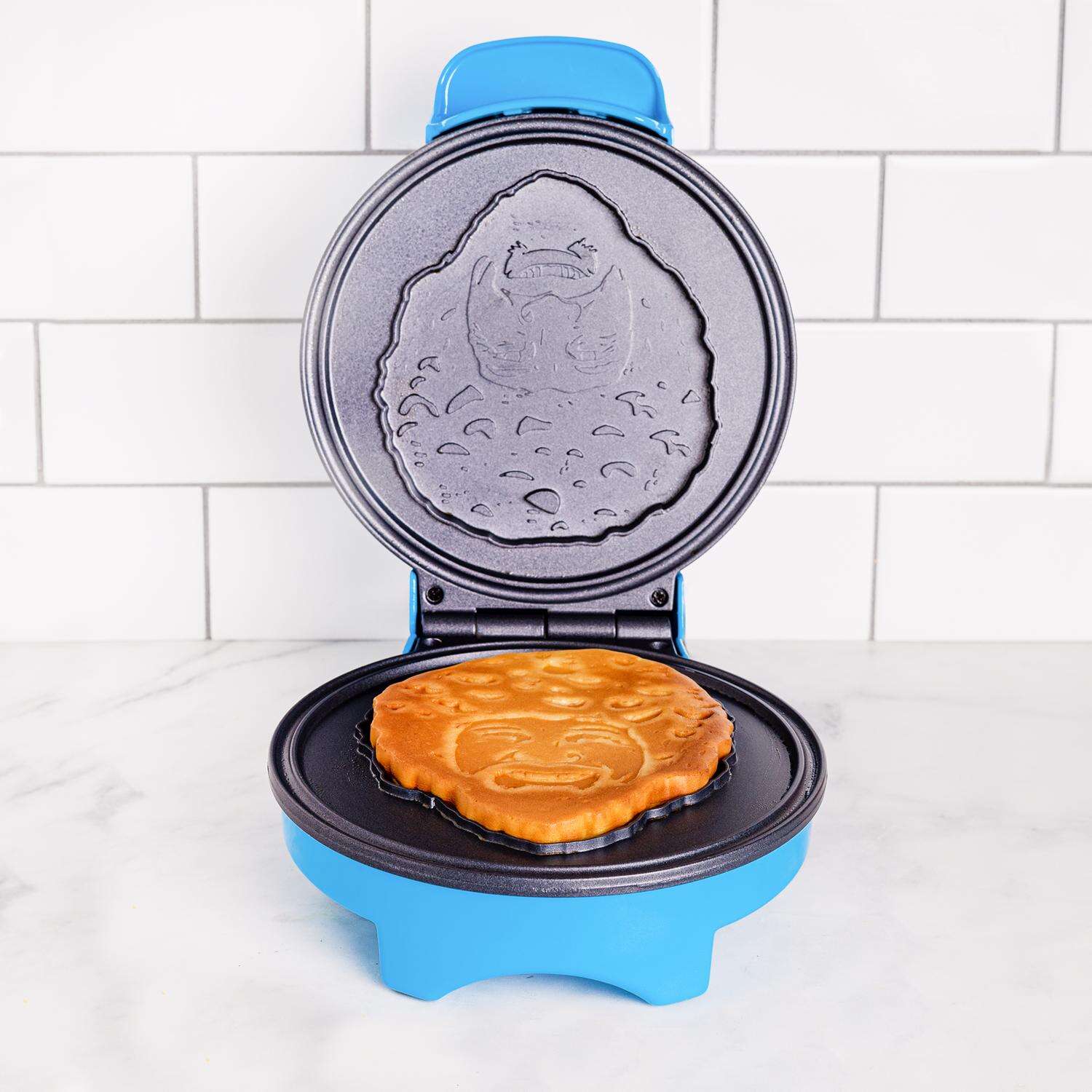 Uncanny Brands 1 waffle Blue Aluminum Waffle Maker