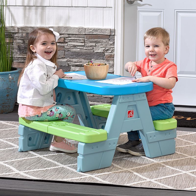 Step2 Sun and Shade Picnic Table and Umbrella Set