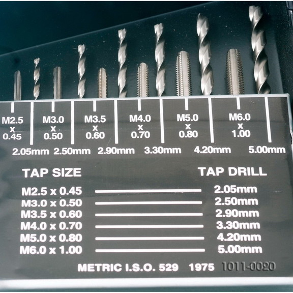 ABS Import Tools 18 PIECE HIGH SPEED STEEL M2.5 M1...