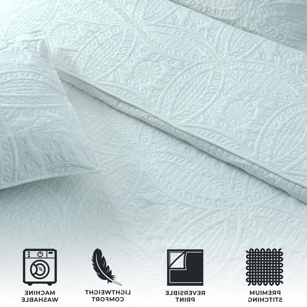 Luxurious Pinsonic Medallion Microfiber Quilt Set With Shams