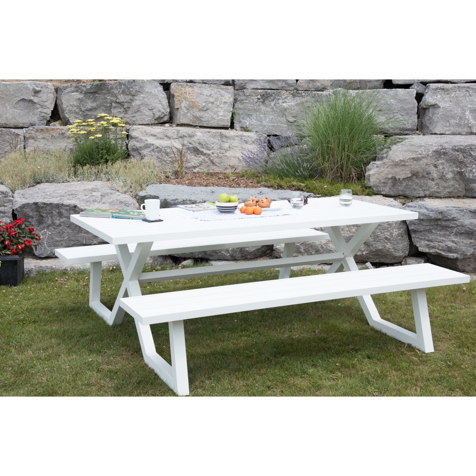 Vivere Banquet Deluxe Picnic Table