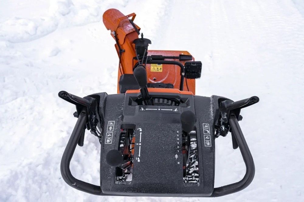 Husqvarna ST 230 Residential Snow Blower 30 291cc ;