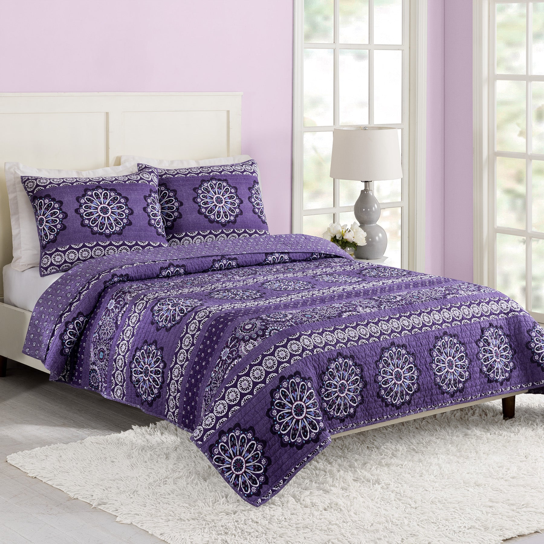 Tranquil Medallion Purple Quilt Set, Full - Queen