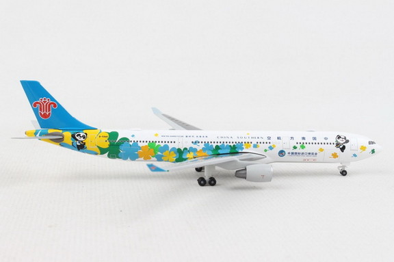 Herpa China Southern A330 300 1/500  HE535205