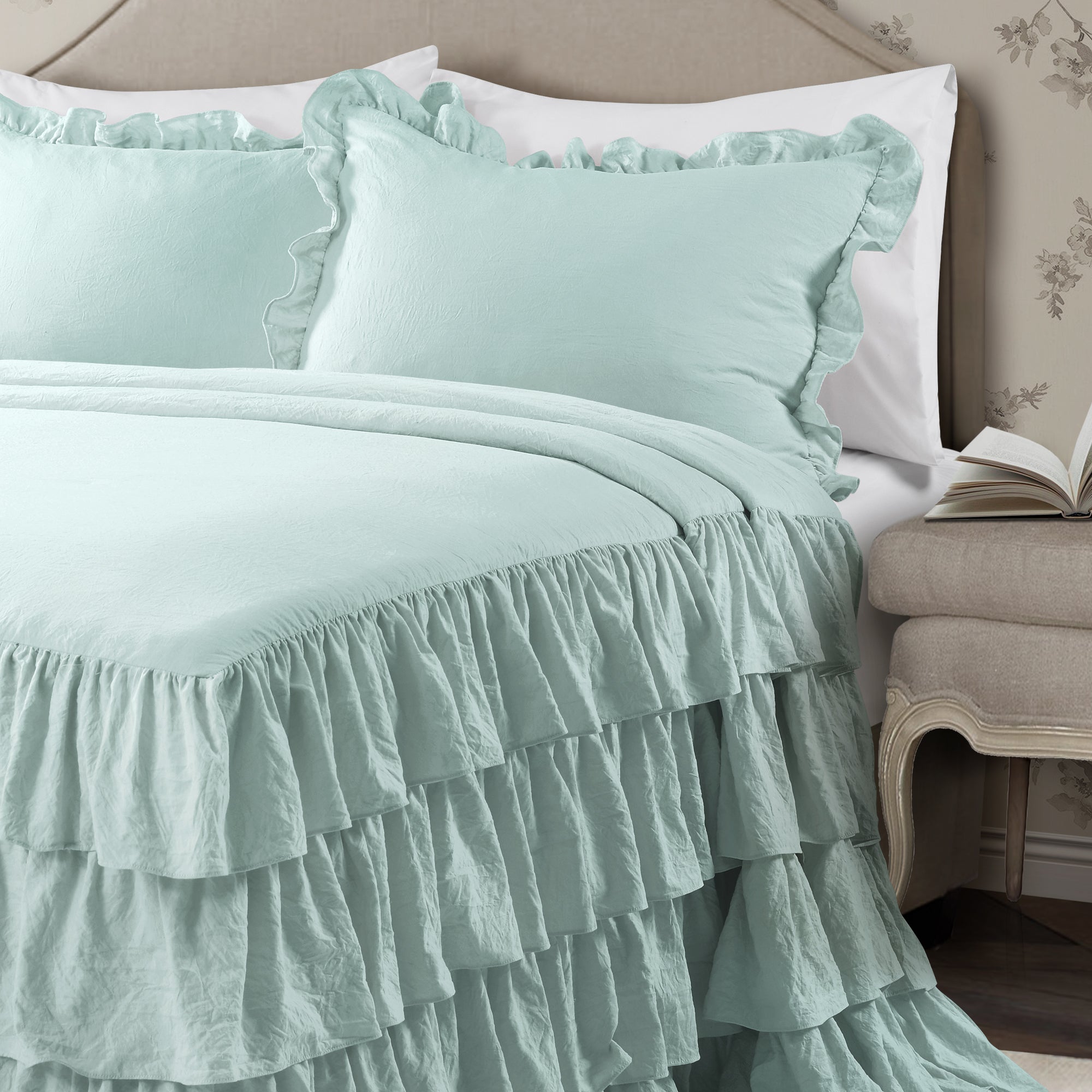 Allison Ruffle Skirt Bedspread Set