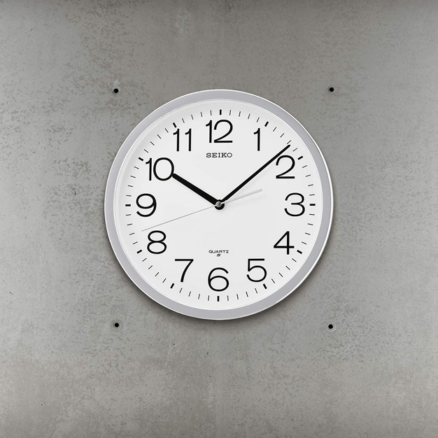 Office Classic Numbered Step Wall Clock