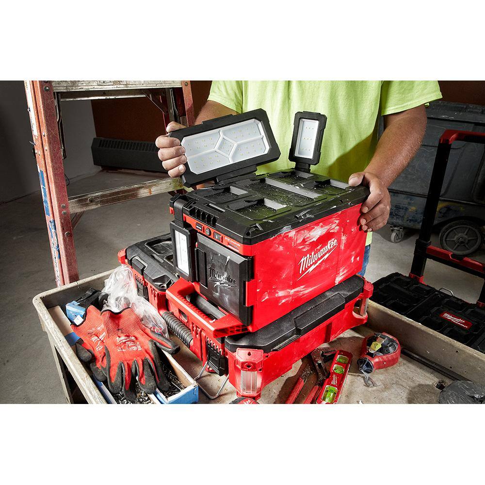 MW M18 18-Volt Lithium-Ion Cordless PACKOUT 3000 Lumens LED Light with Built-In Charger 2357-20