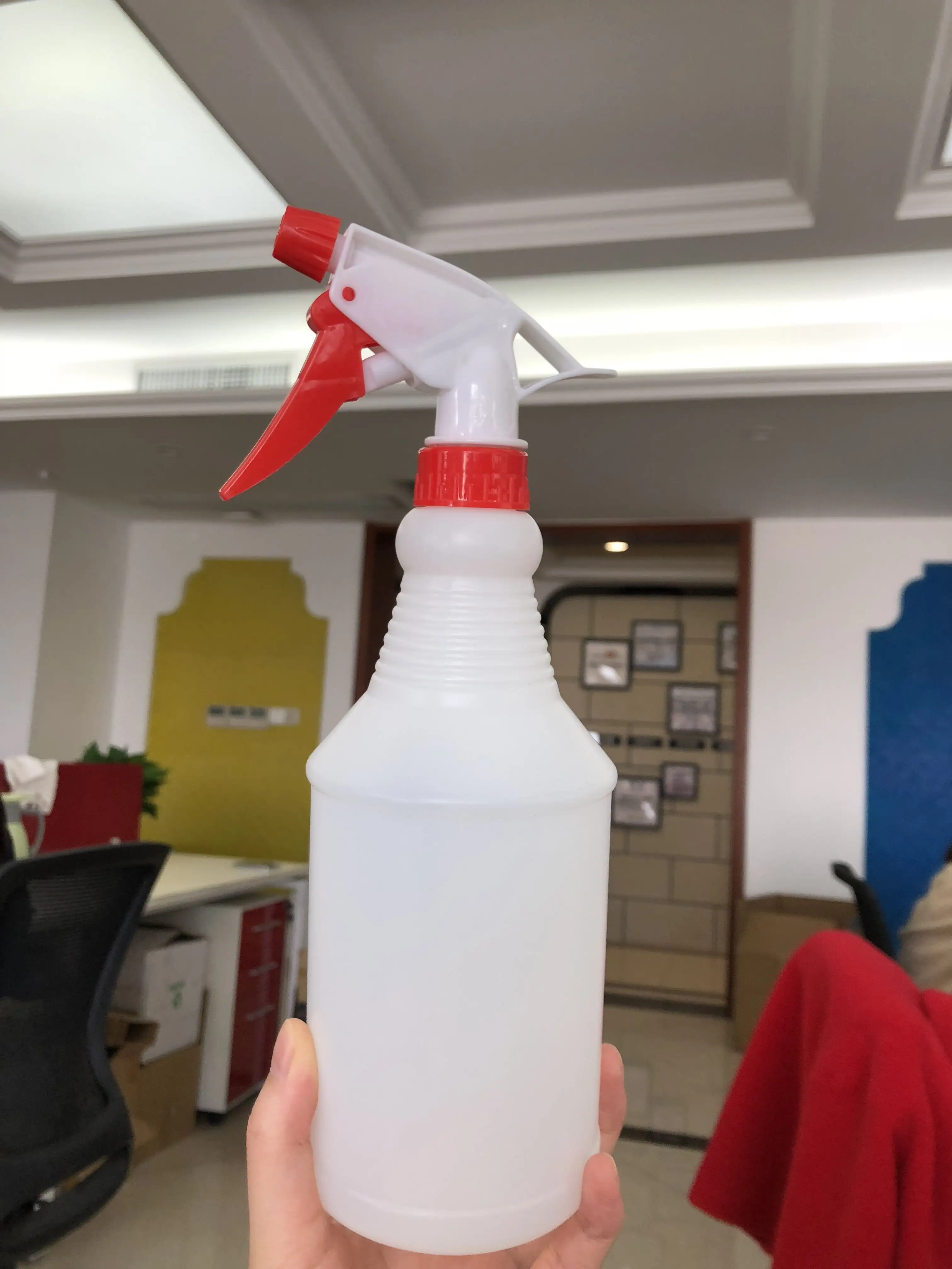 Leak Proof Sprayers 40% More Spray Power 32 oz Premium Quality Empty Chemical Resistant Liquid Trigger Spray Bottle