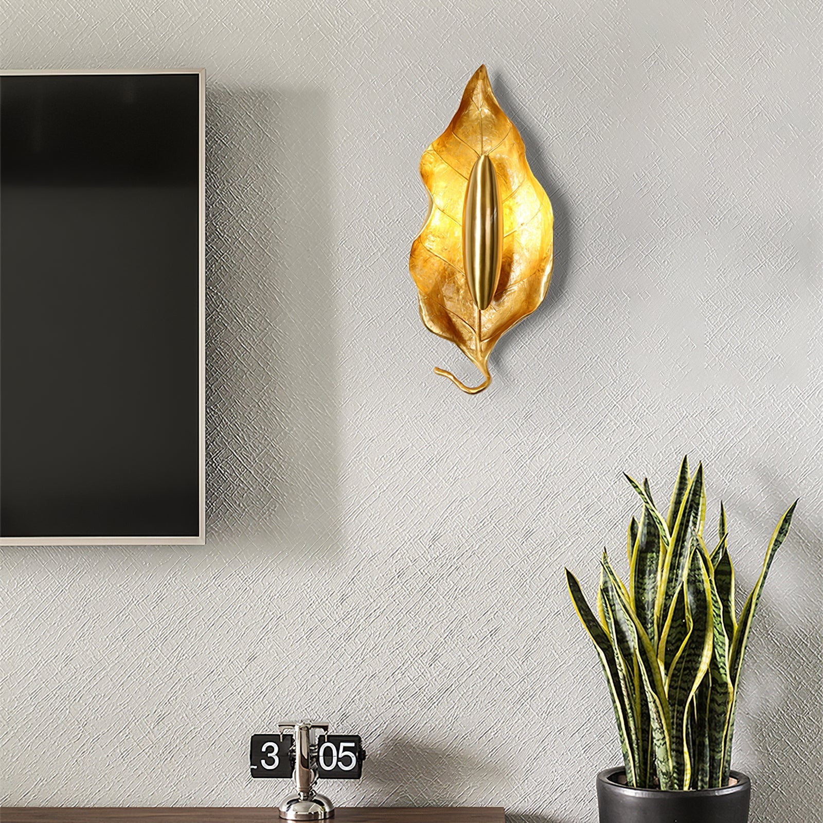 Leaf Brass Wall Lamp