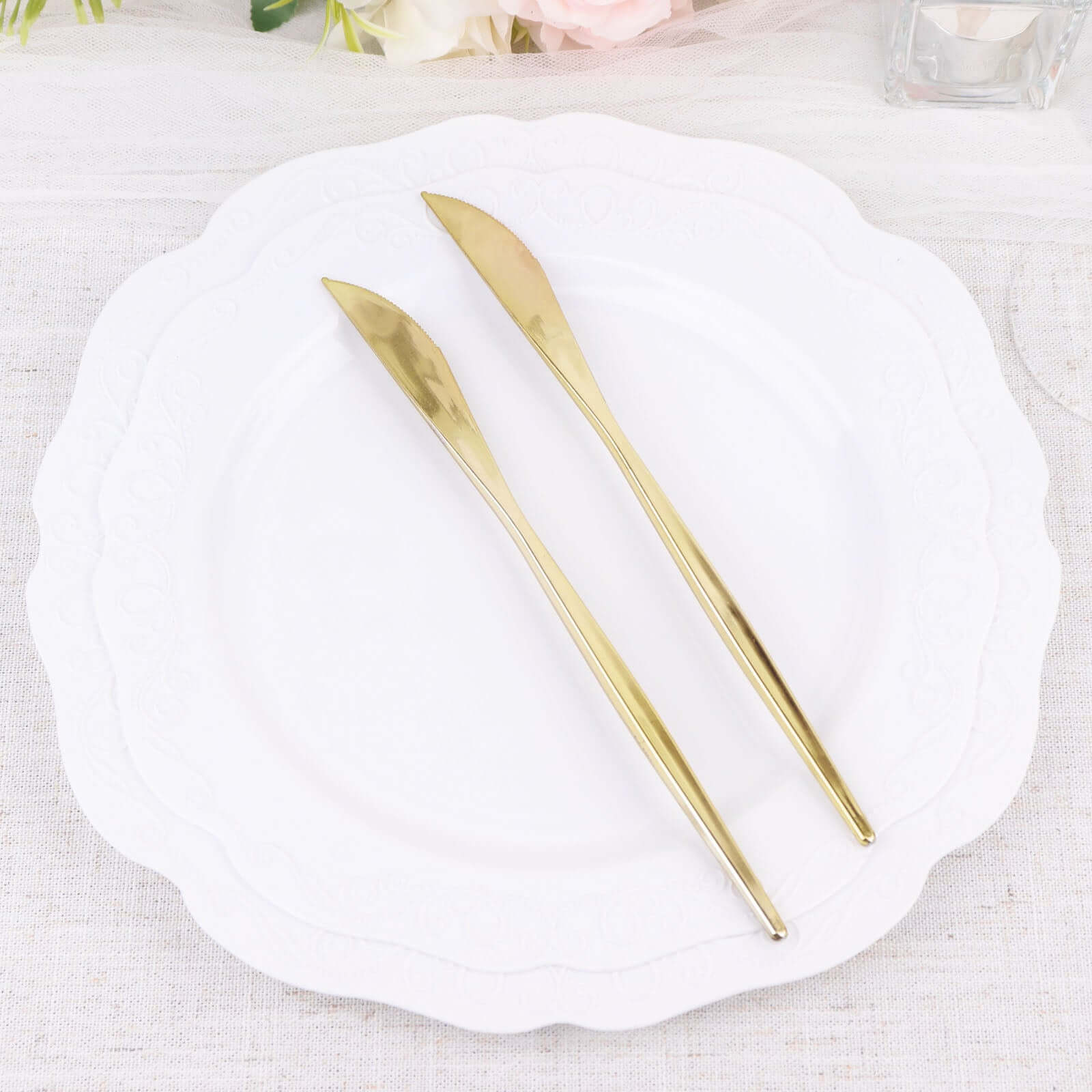 24 Pack Glossy Gold Heavy Duty Plastic Silverware Knives Cutlery, Premium Disposable Sleek Flatware 8