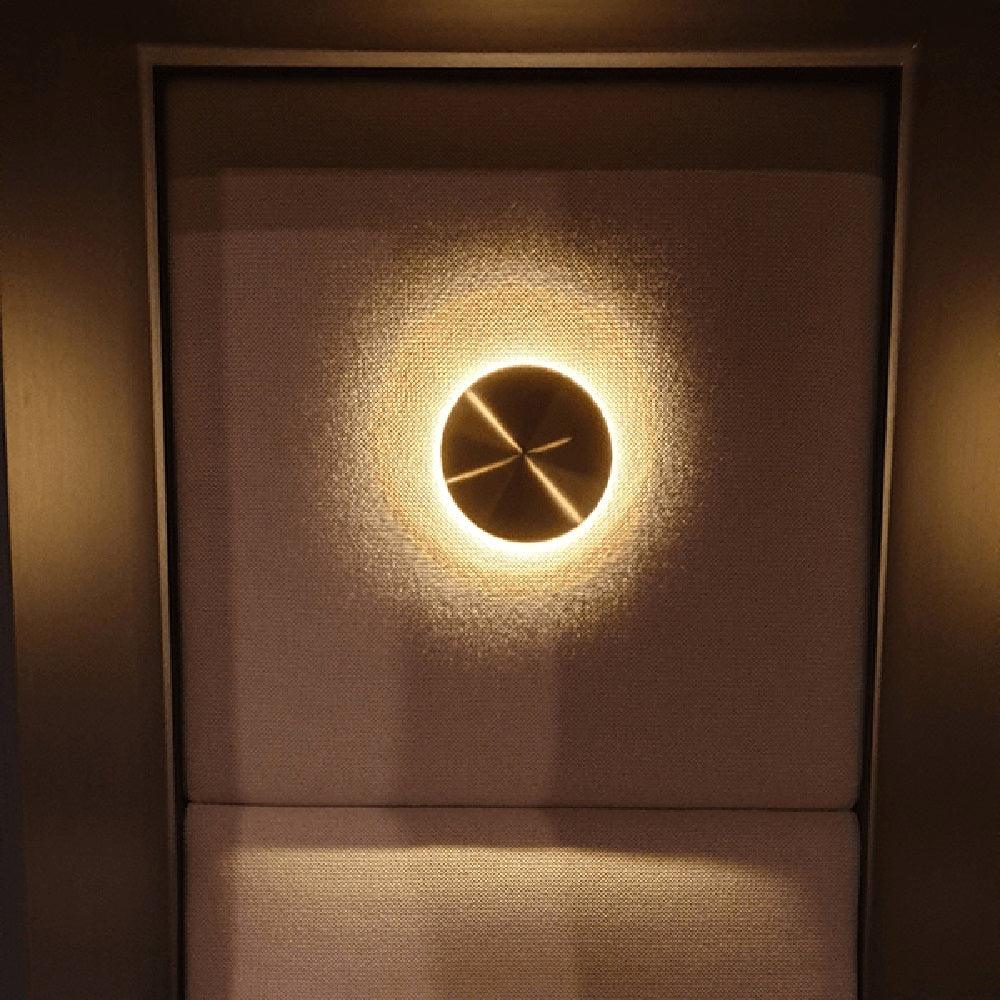 Gossa Wall Lamp