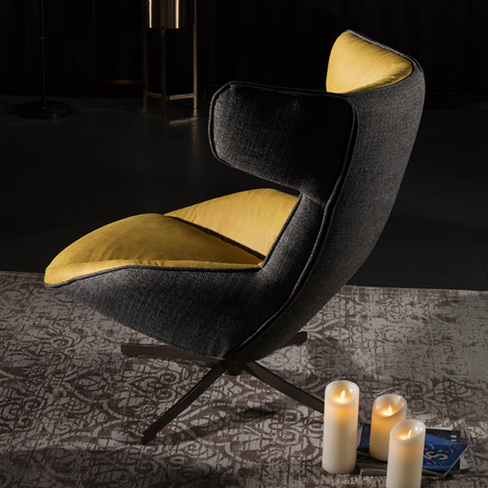 Monaco Swivel Lounge Chair  Lc001