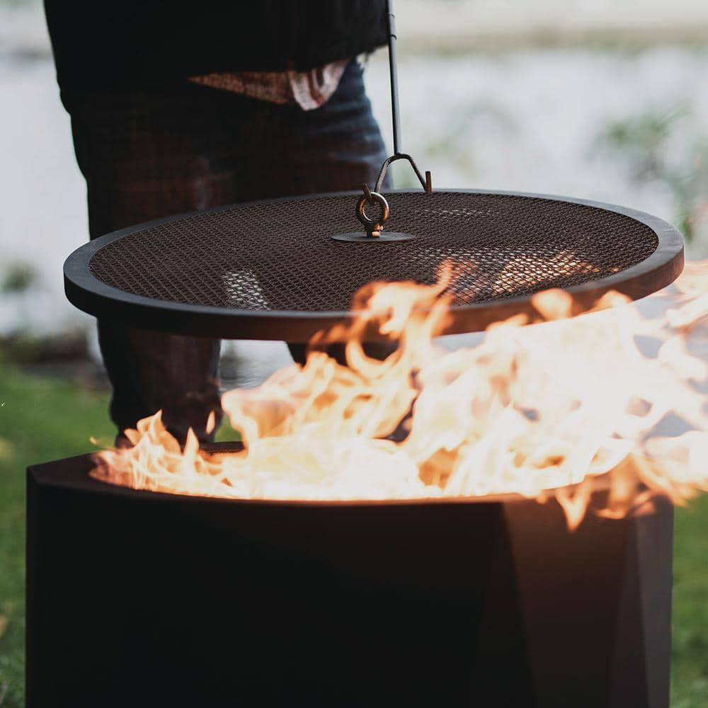 BLUE SKY OUTDOOR LIVING The Mammoth 32.28 in. Spark Screen and Screen Lift for Patio Fire Pit SP3318