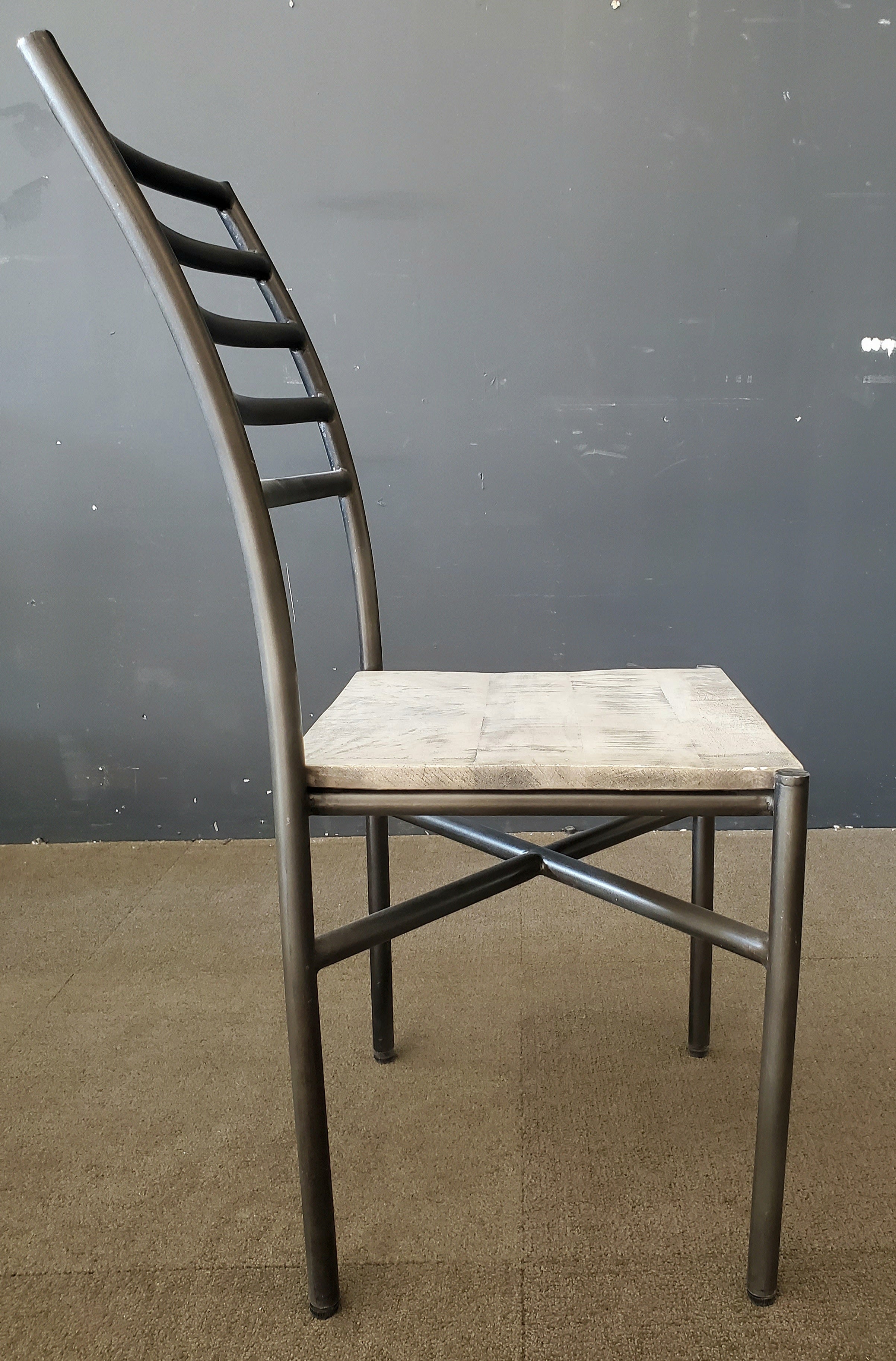 ARREY IRON DINING CHAIR