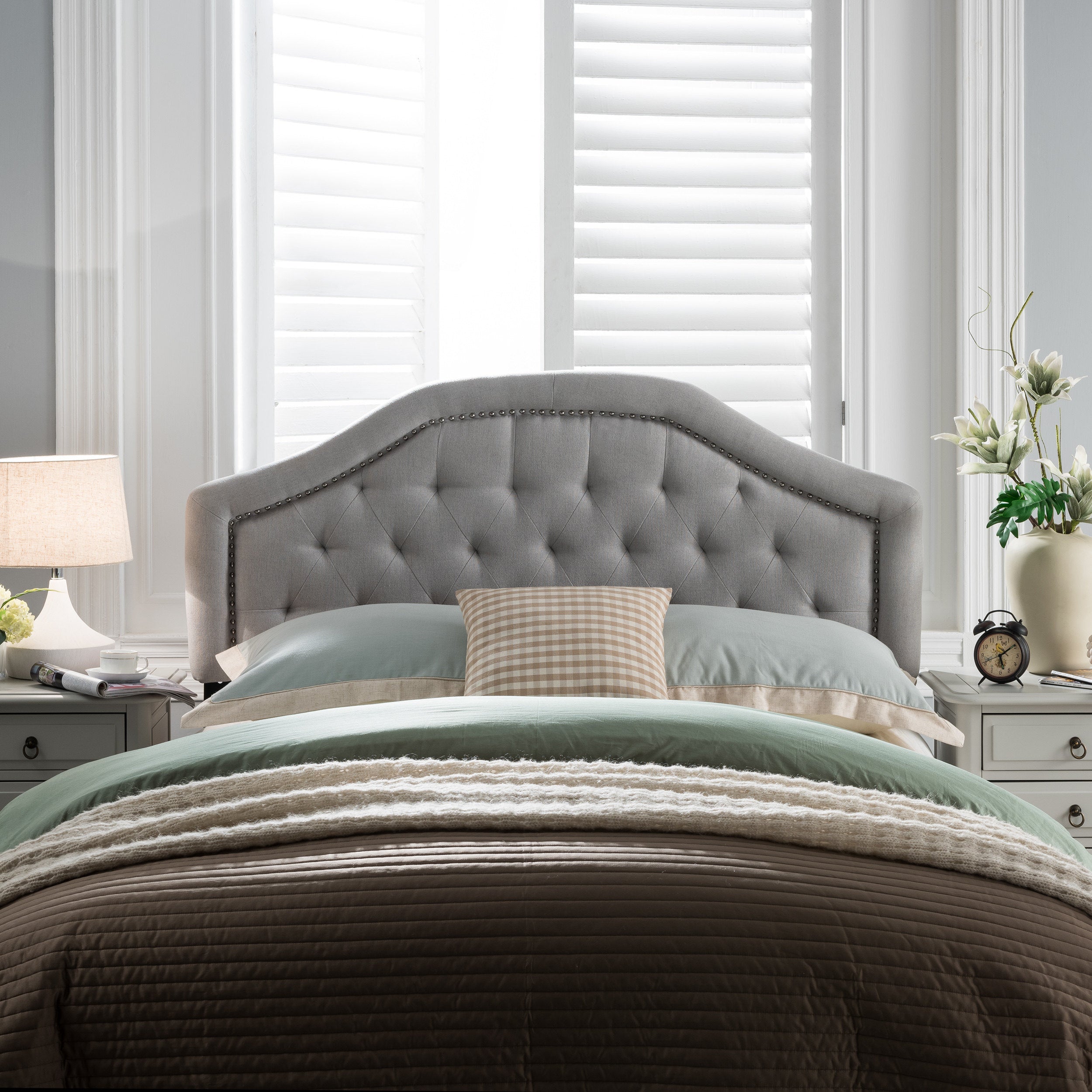 Hecha Tufted Light Gray Fabric Full/Queen Headboard with Nailhead Accents