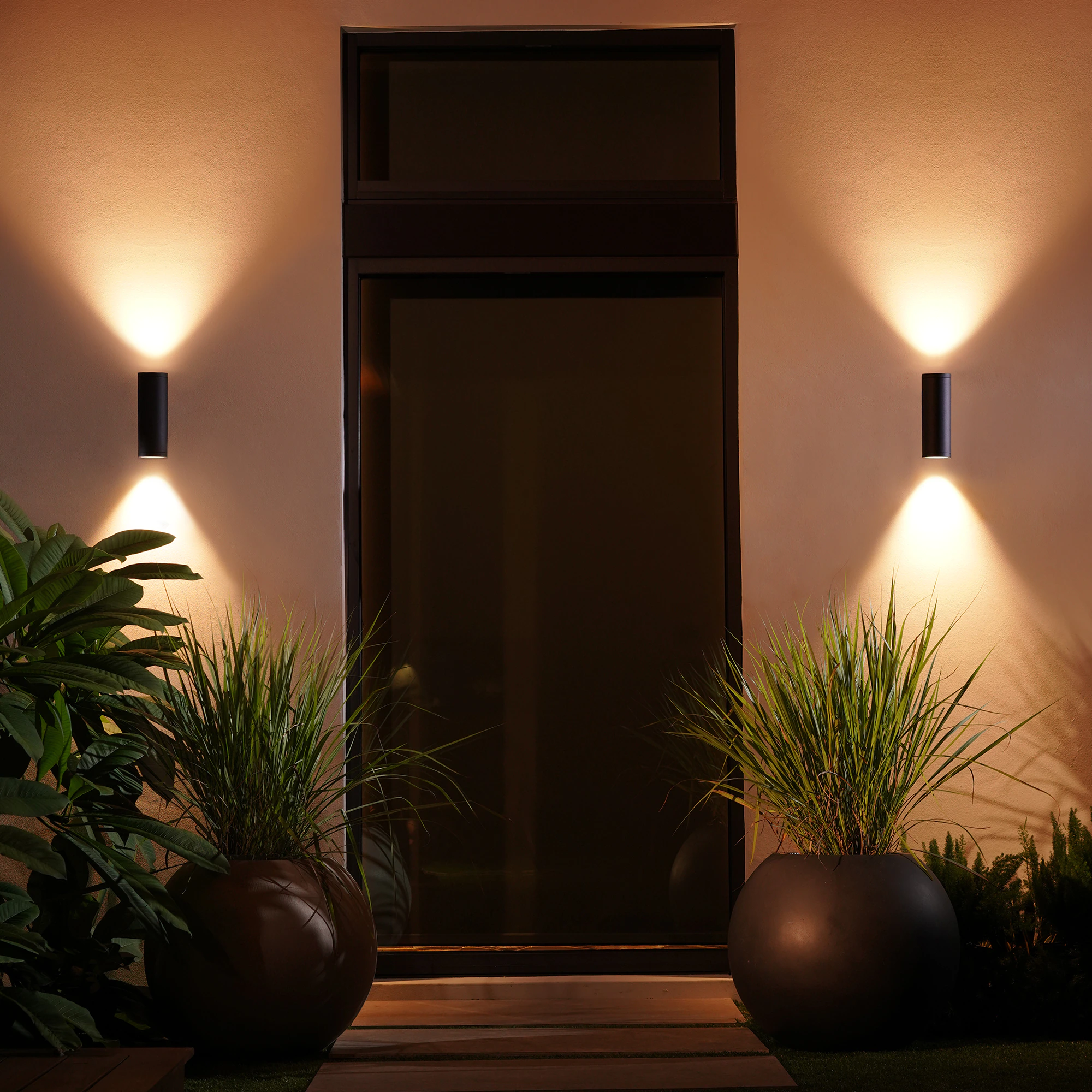 Philips 1746330V7 Hue Appear 2-Light 9.4-in Black Plug-in Integrated Outdoor Wall Light