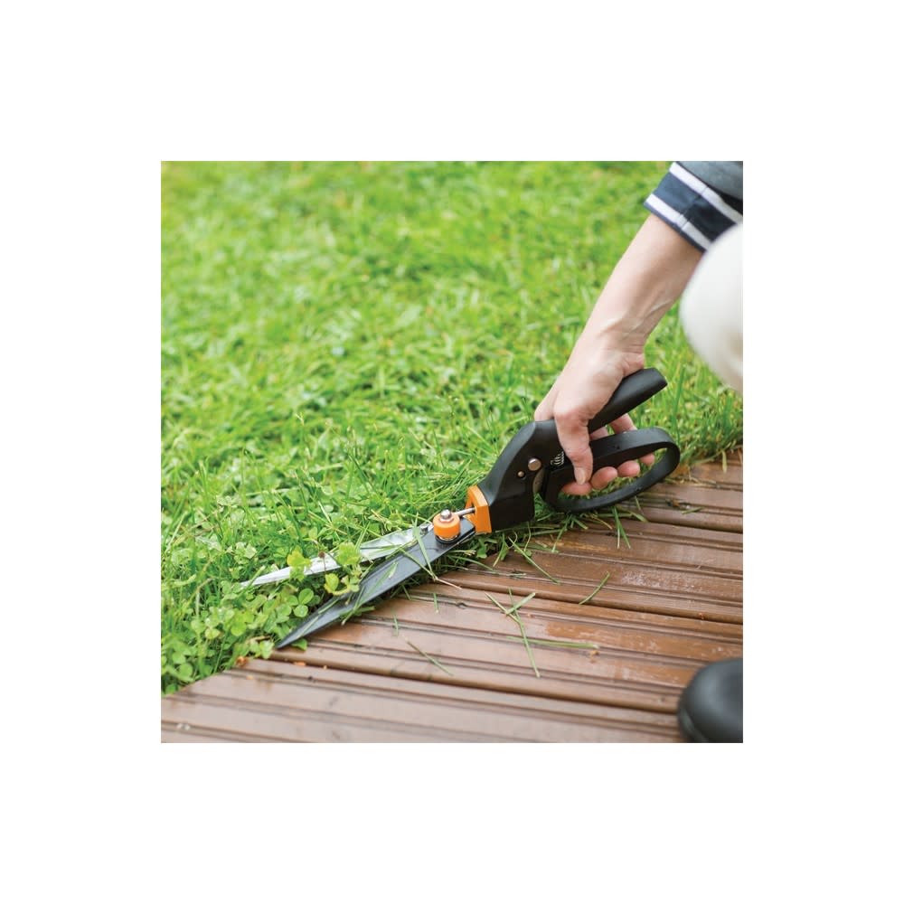 Fiskars 5 Steel Blade Swivel Grass Shear with Steel Handle