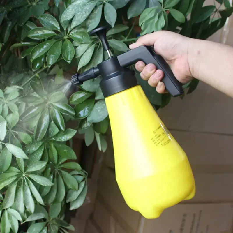 Shianku Food Grade 1800 ML Corrosion Resistant Sprayer Bottle Yellow Color Chemical Fine Mist Garden Sprayer