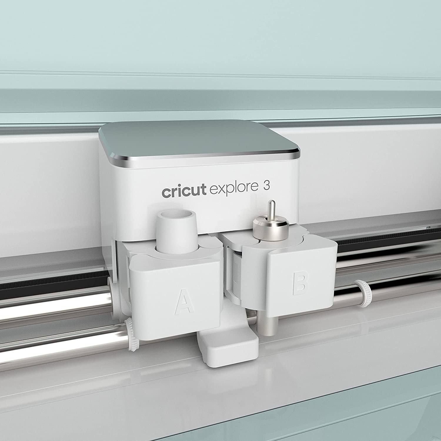 Cricut Explore 3 - 2X Faster DIY Cutting Machine for all Crafts， Matless Cutting with Smart Materials， Cuts 100+ Materials， Bluetooth Connectivity， Compatible with iOS， Android， Windows and Mac