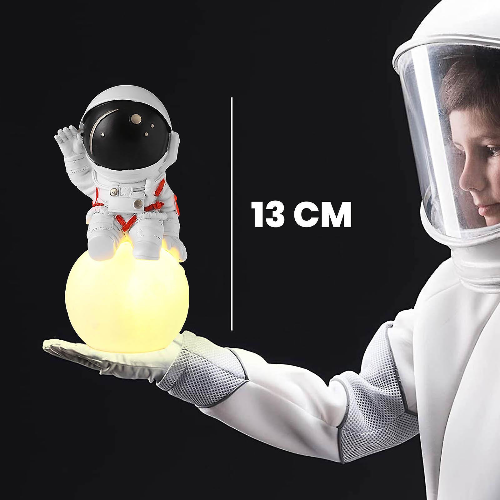 Astronaut on the Moon Night Light with LED Soft Light Autonomy