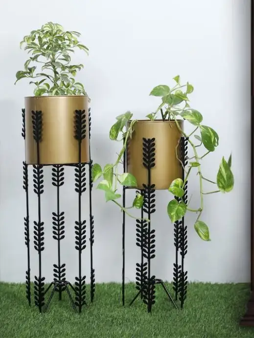 Custom Design Unique Metal Flower Vase Home   Garden Decorative Metal planter Flower pot and planter