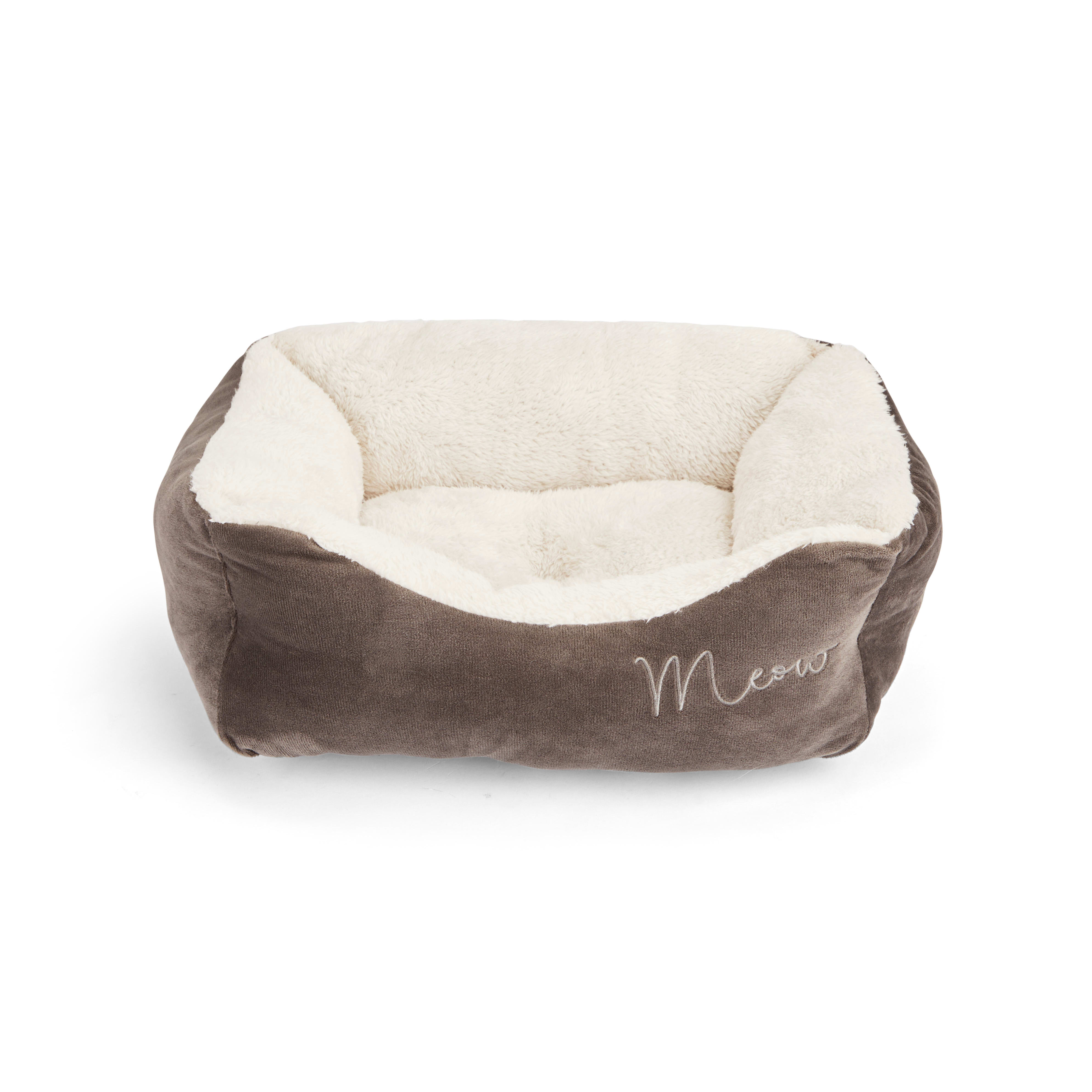 EveryYay Snooze Fest Grey Rectangular Cat Bed， 18