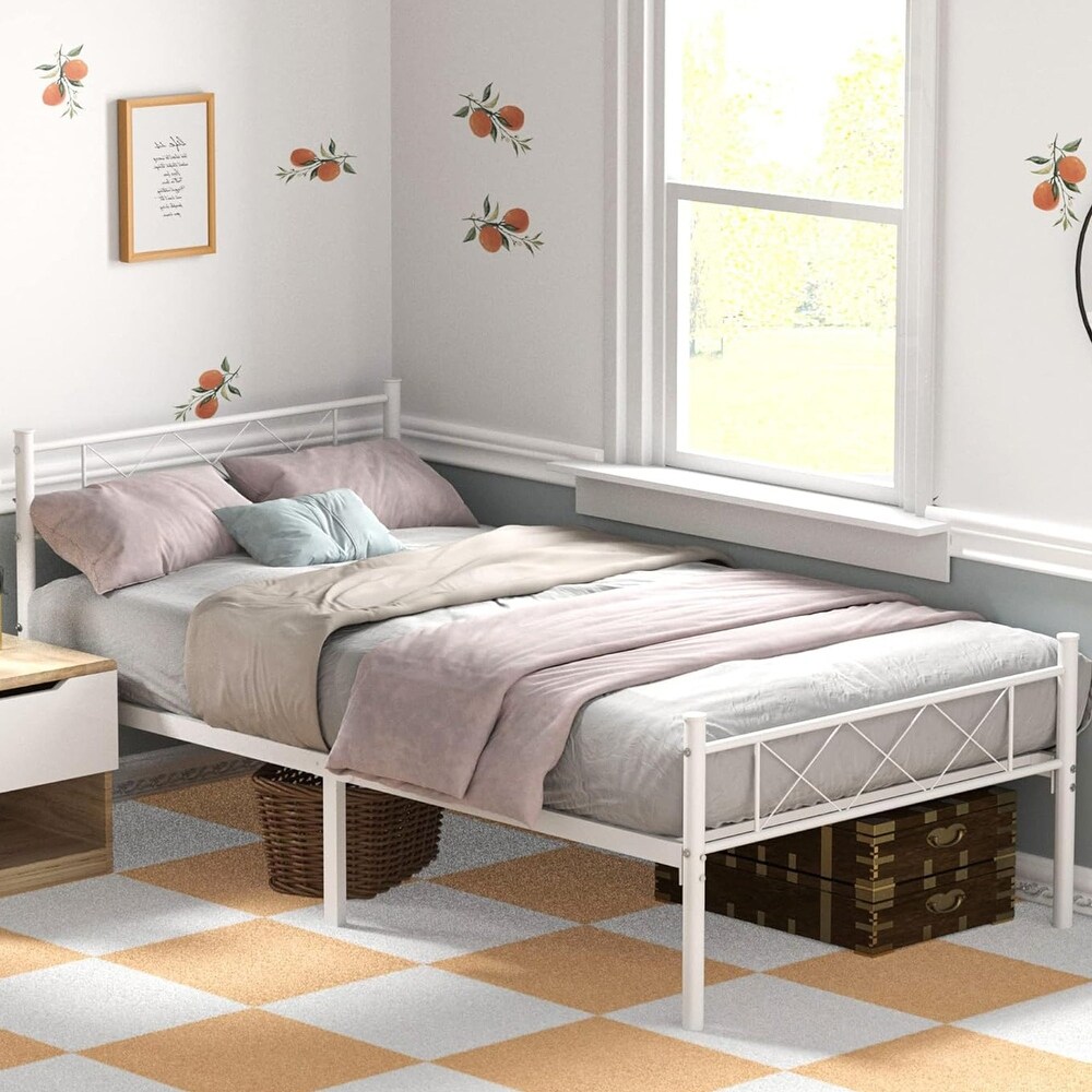 VECELO Contemporary Metal Platform Bed Frame  Student apartment Beds