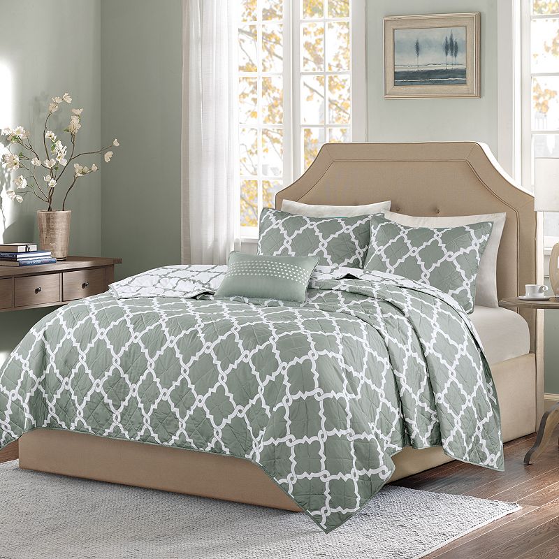 Madison Park Essentials Almaden 4-Piece Reversible Quilt Set with Shams and Throw Pillow