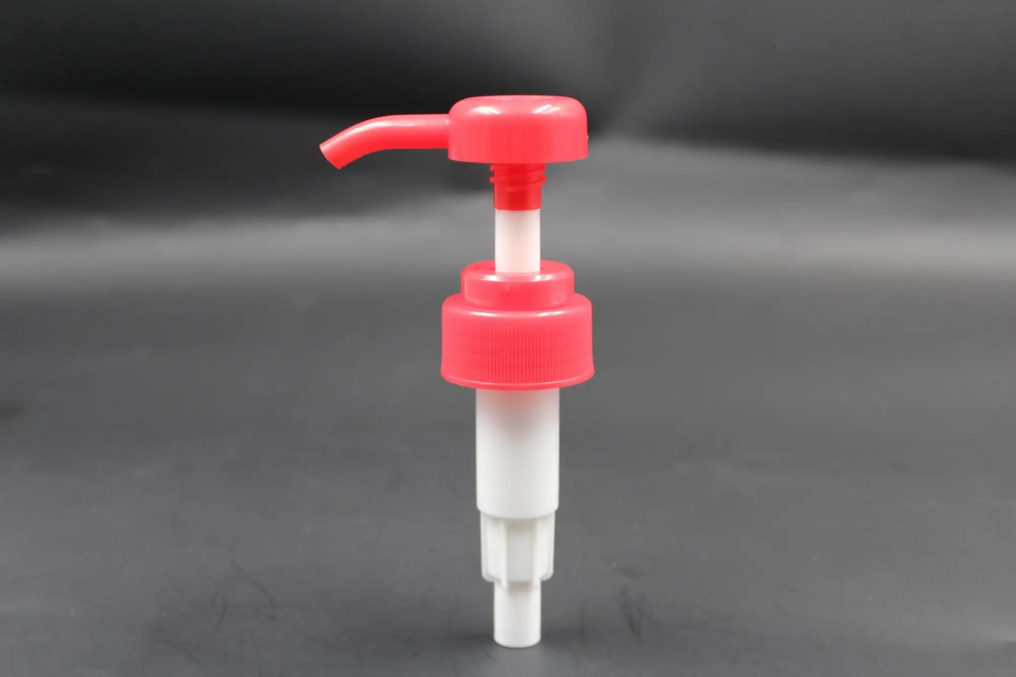 kinglong supply 33mm White Screw Lotion Dispenser Pump for Cream