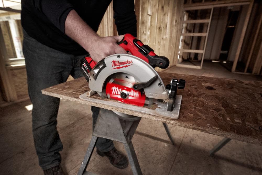 Milwaukee M18 7-1/4