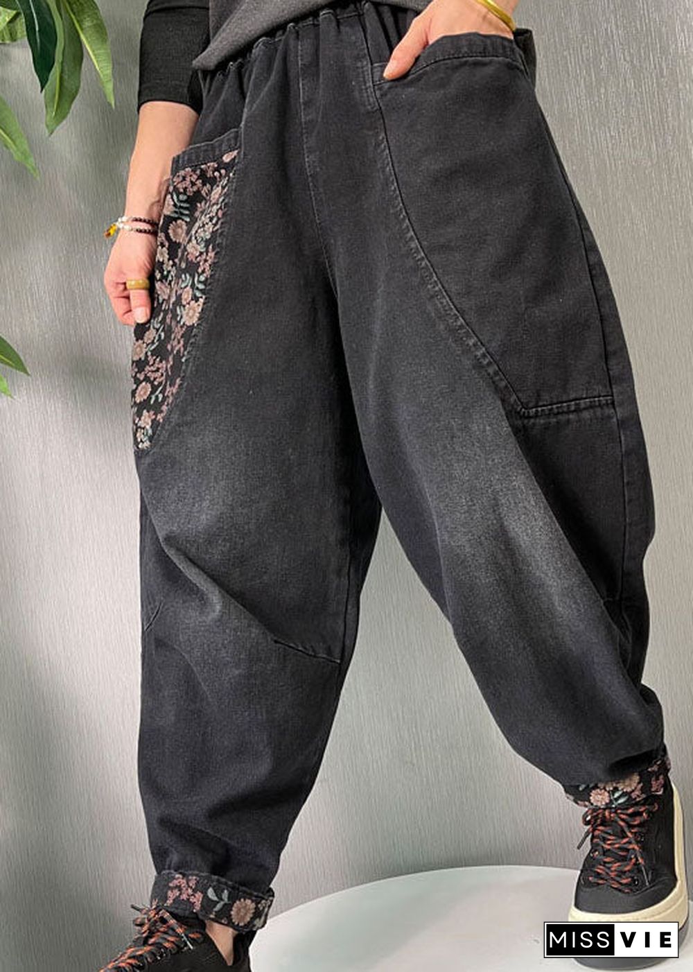 Women Black Embroideried Pockets denim Pants Spring