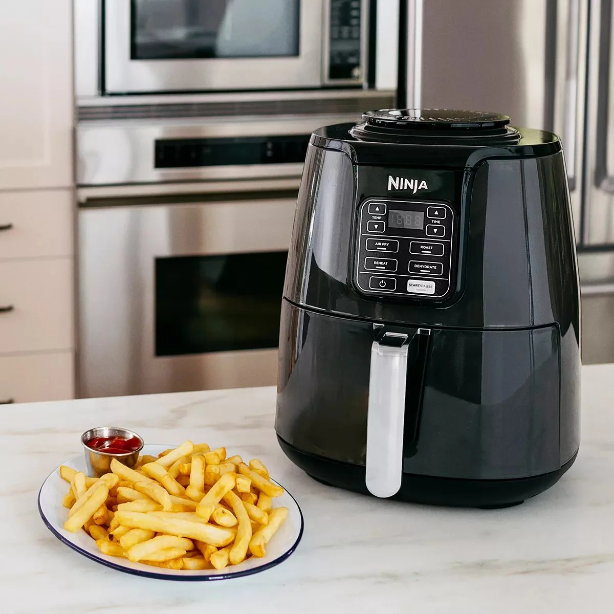 Ninja AF101 Air Fryer that Crisps， Roasts， Reheats， and Dehydrates