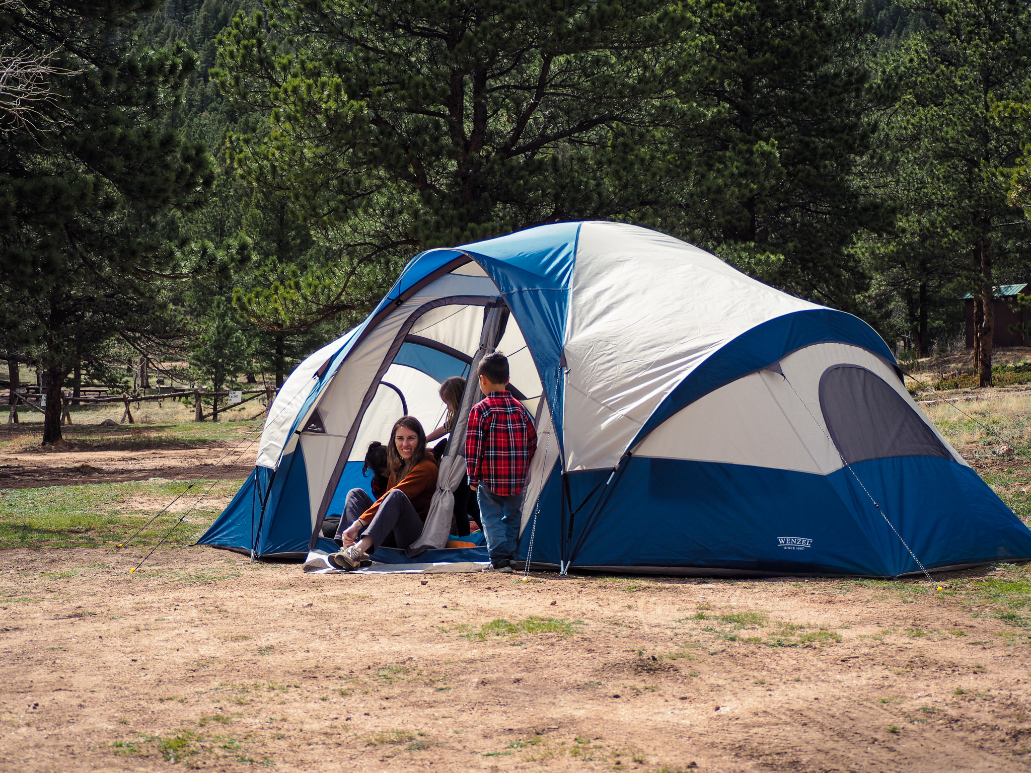 Wenzel Pinyon Blue 10-Person Cabin Tent， 18'x10'