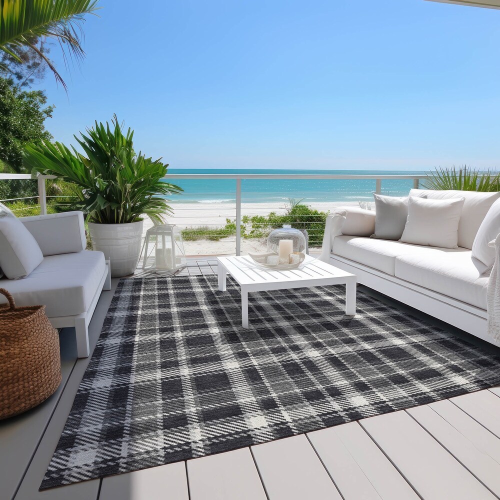 Machine Washable Indoor/ Outdoor Traditional Plaid Chantille Rug