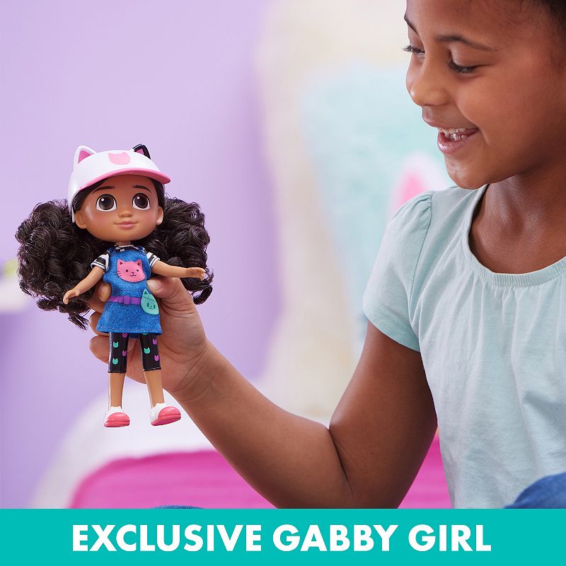 Spin Master Gabby's Dollhouse 8-inch Gabby Girl Doll (Travel Edition) with Accessories